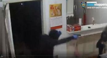 入室抢劫视频,视频还原抢劫现场惊险瞬间