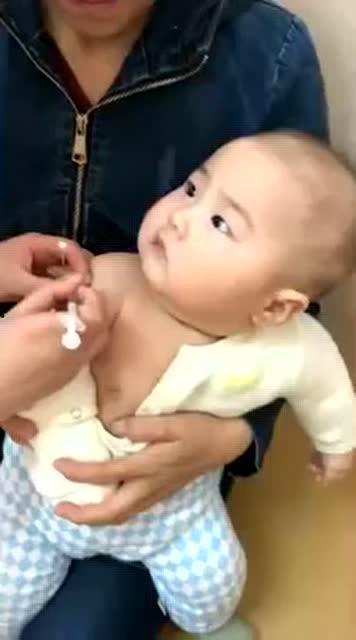 生病打针视频,揭秘生病打针的温馨瞬间