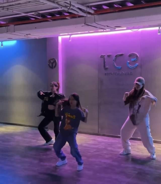 说唱舞蹈视频,揭秘热门说唱舞蹈视频的魅力