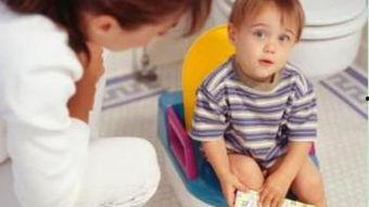 宝宝上厕所视频,萌态百出，温馨记录