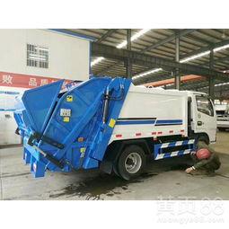 垃圾车工作视频,揭秘城市清洁背后的辛勤付出