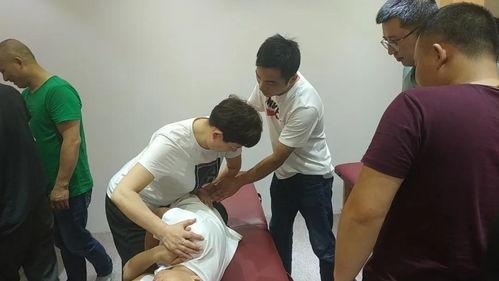 腰椎正骨视频,轻松掌握脊椎健康恢复技巧