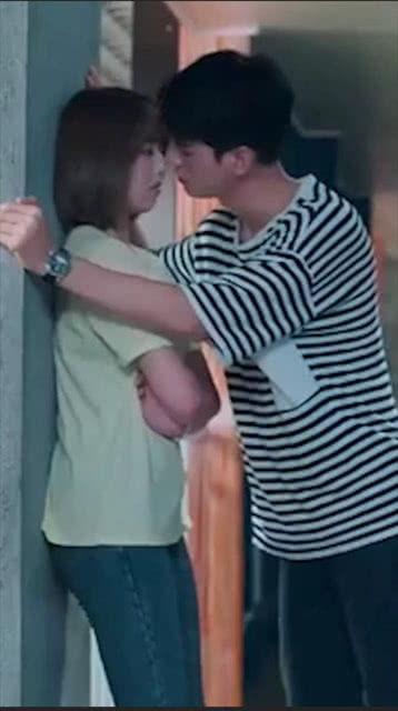 醉酒吻戏视频,激情四溢的醉酒吻戏片段回顾