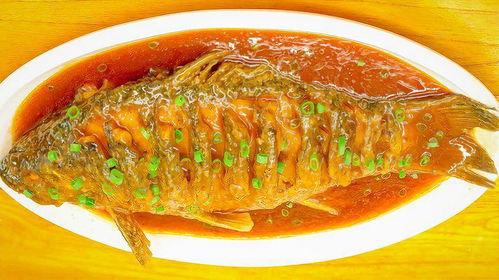 红烧鲤鱼视频,色泽红亮，鲜香扑鼻，烹饪技巧大揭秘