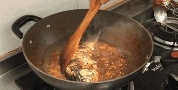 红烧鲤鱼视频,色泽红亮，鲜香扑鼻，烹饪技巧大揭秘