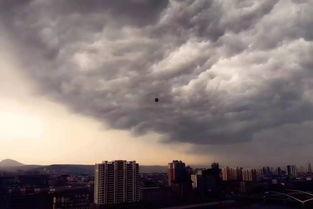 狂风暴雨的视频