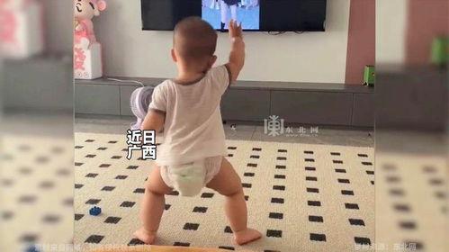 一岁宝宝跳舞视频,一岁宝宝萌态舞姿大盘点