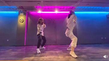 小视频跳舞,舞动青春活力