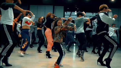 小视频跳舞,舞动青春活力