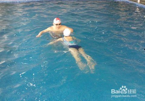 教游泳视频,跟随专业视频教程，掌握水上技巧
